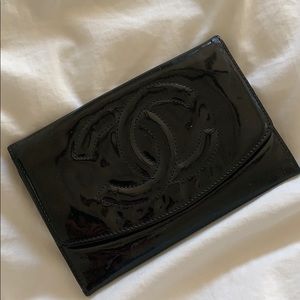 Vintage chanel logo patent leather fold wallet